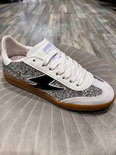 Load image into Gallery viewer, Sneakers SMR Emily strass
