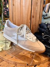 Load image into Gallery viewer, Sneakers SMR Joyce
