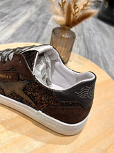 Load image into Gallery viewer, Sneakers SMR ALE 151
